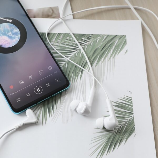 HOCO - M72 ADMIRE STEREO WIRED EARPHONES HANDS FREE WHITE